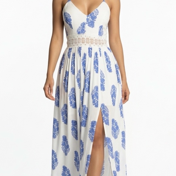 Fashion Nova Women Elegant Maxi Dress blue floral XS. - Picture 2 of 6